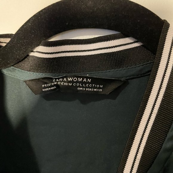 Zara Emerald Green Silk Embroidered Blouse Shirt 3/4 Zip, Small - Picture 9 of 16